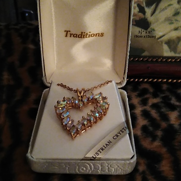 Tradition's crystal🌺 - Picture 3 of 6